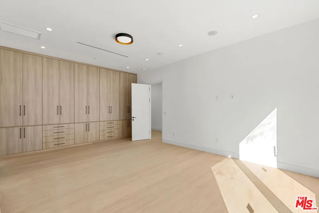 5280 Sanchez Drive, Los Angeles, California 90008 home-pic-24